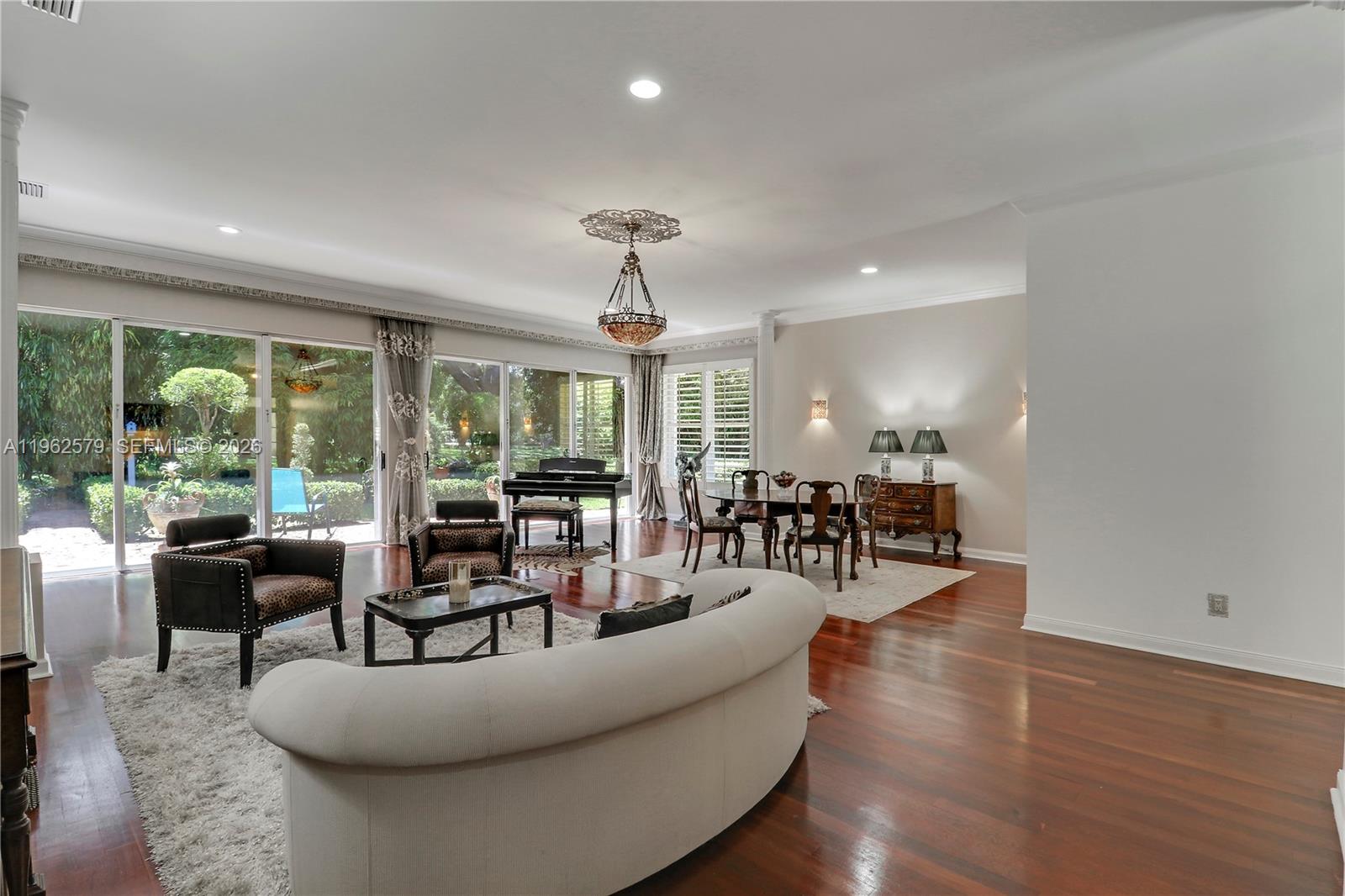 OAKS OAKS EAST 1 - Residential