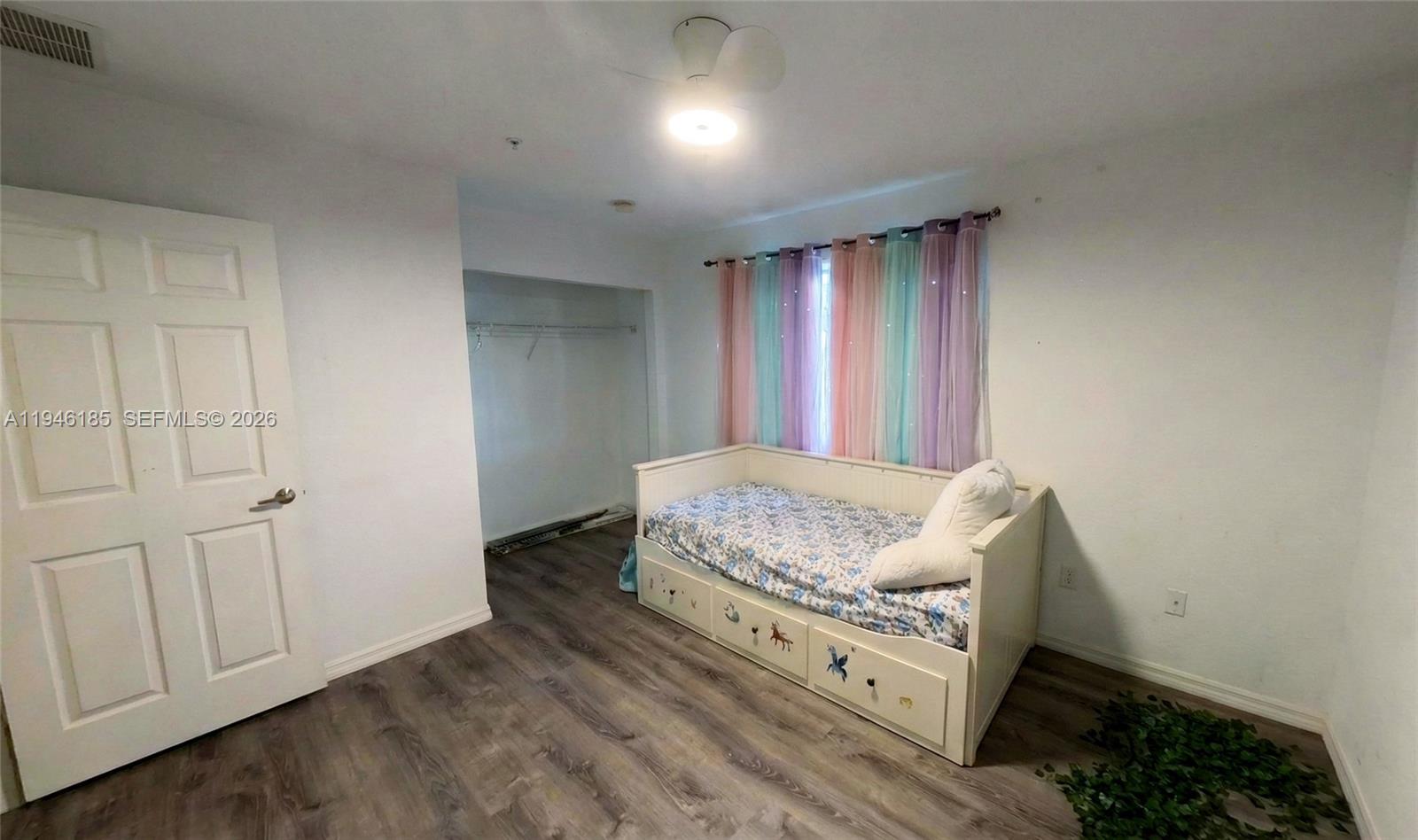 HIGHLAND PARK VILLAGE CON - Residential