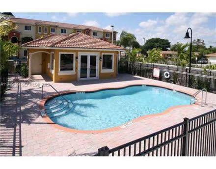 HIGHLAND PARK VILLAGE CON - Residential