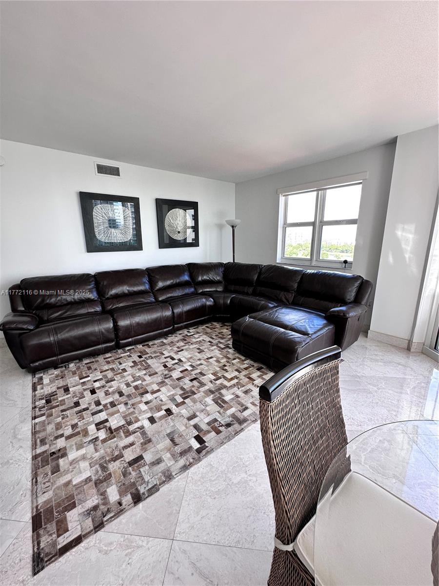 TURNBERRY VILLAGE SO TOWE - Residential