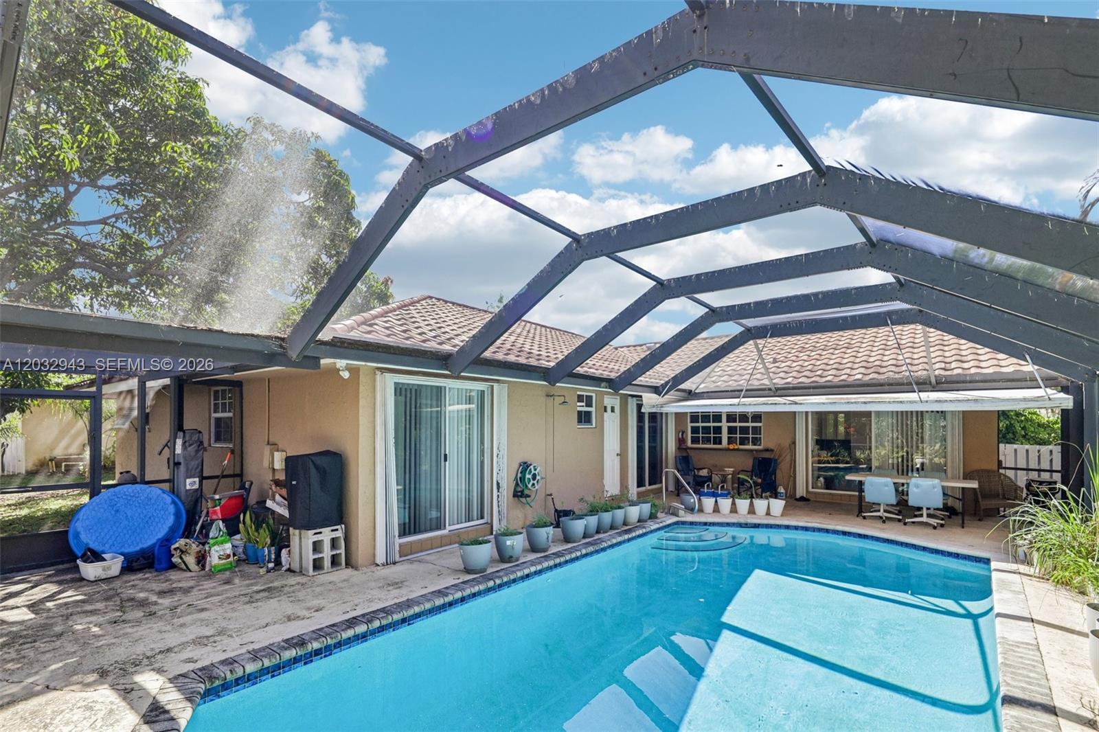 HIDDEN LAKE - Residential