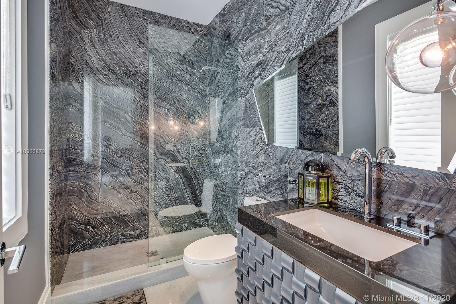 SUNRISE HARBOUR REV PL - Residential