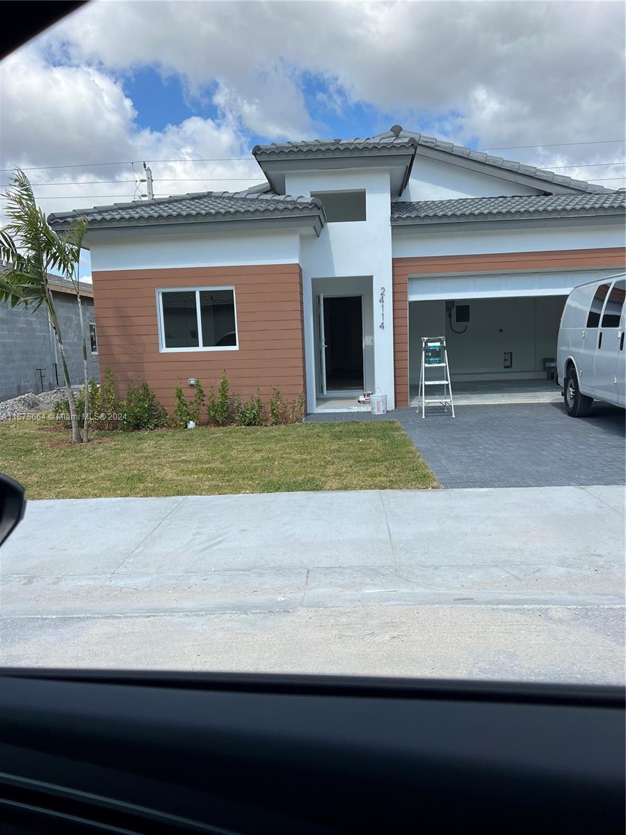 LUXOR HOMES - Residential