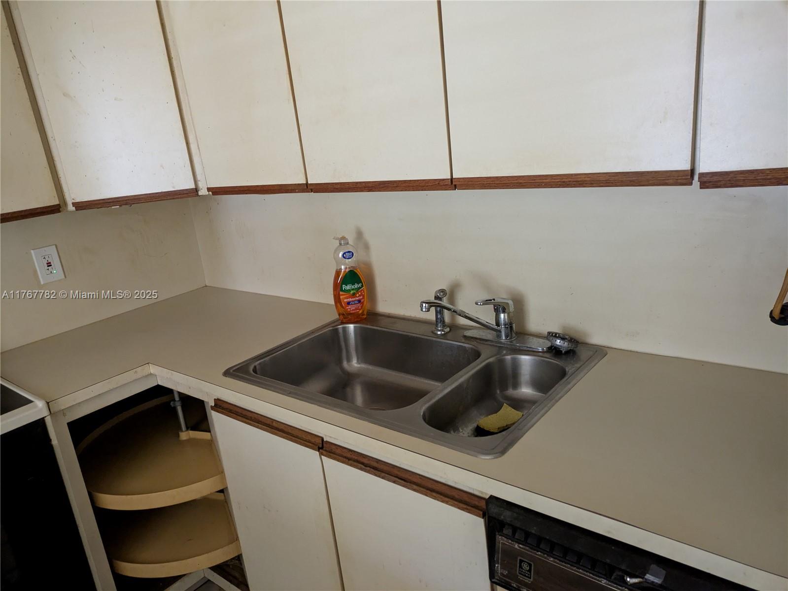 RIO VISTA TOWNHOMES CONDO - Residential