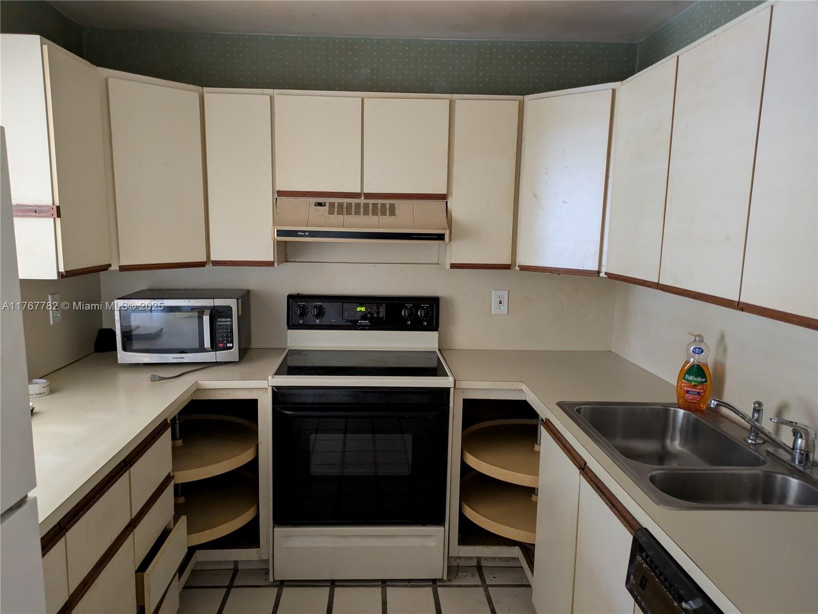 RIO VISTA TOWNHOMES CONDO - Residential