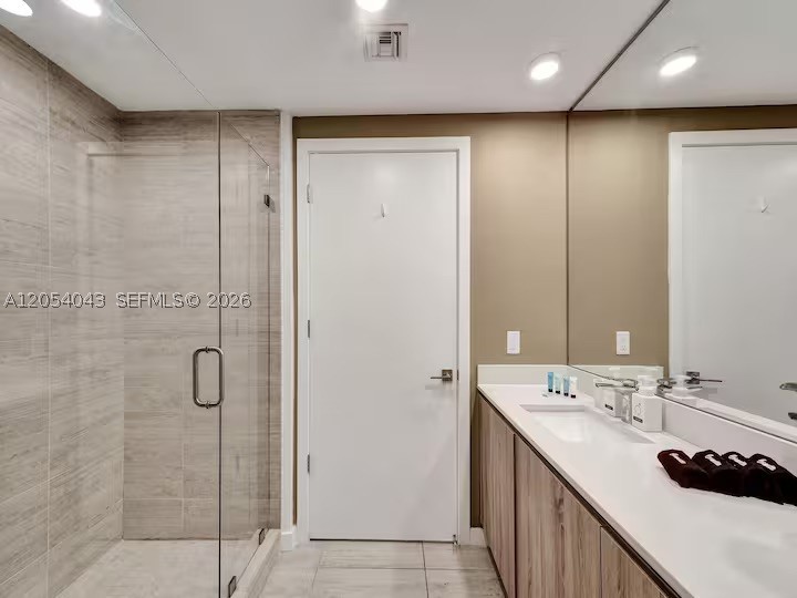 QUADRO CONDO - Residential