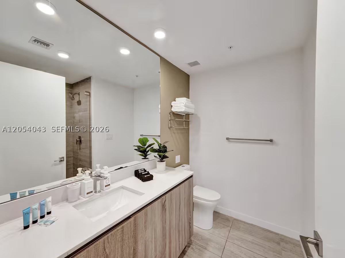 QUADRO CONDO - Residential