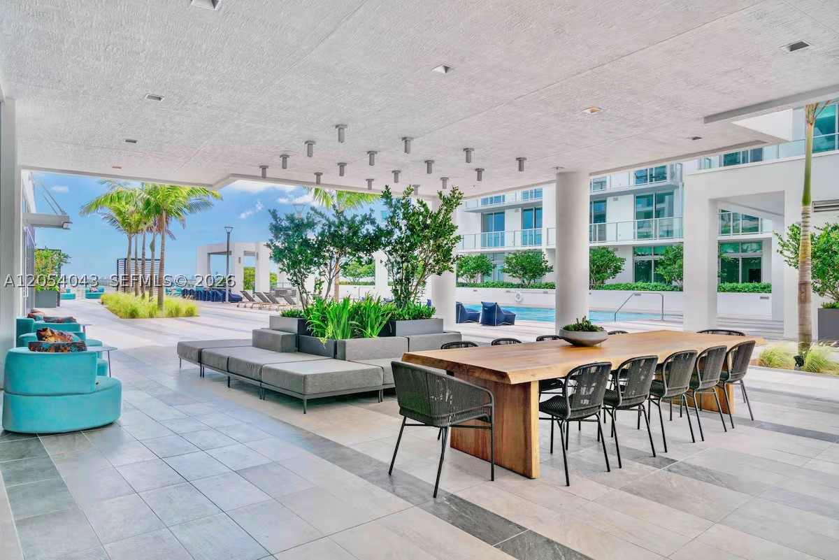 QUADRO CONDO - Residential