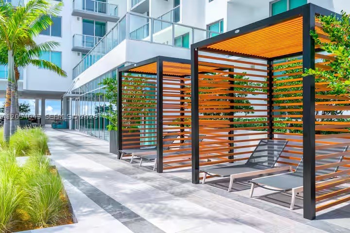 QUADRO CONDO - Residential