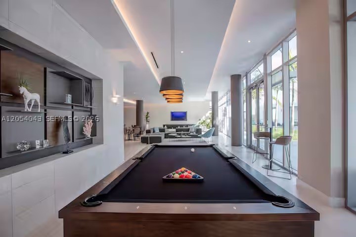 QUADRO CONDO - Residential