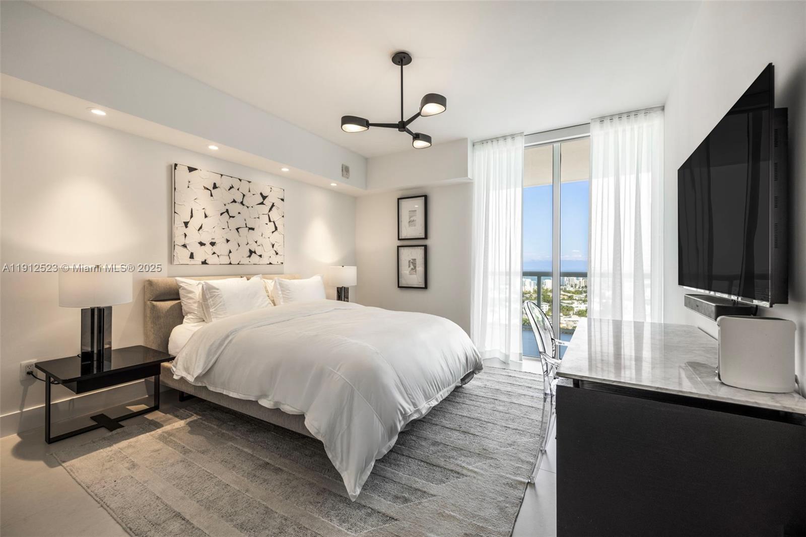 ICON CONDO - Residential