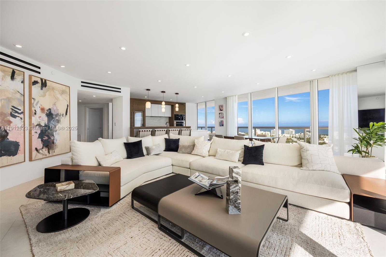 ICON CONDO - Residential