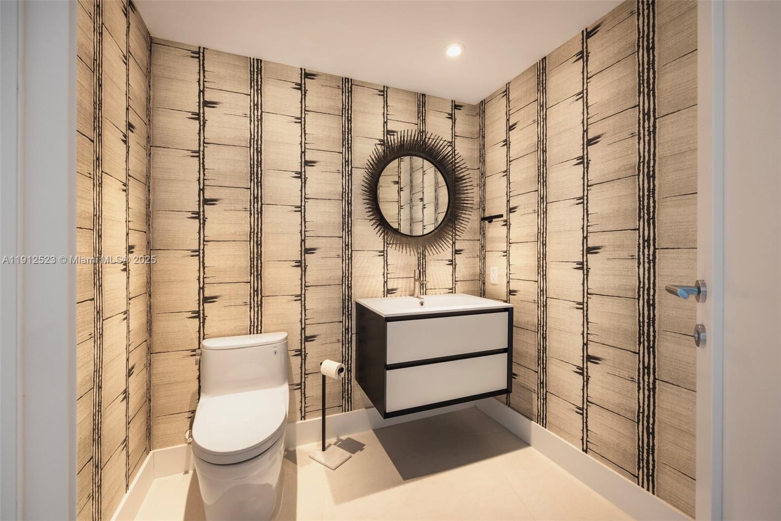 ICON CONDO - Residential