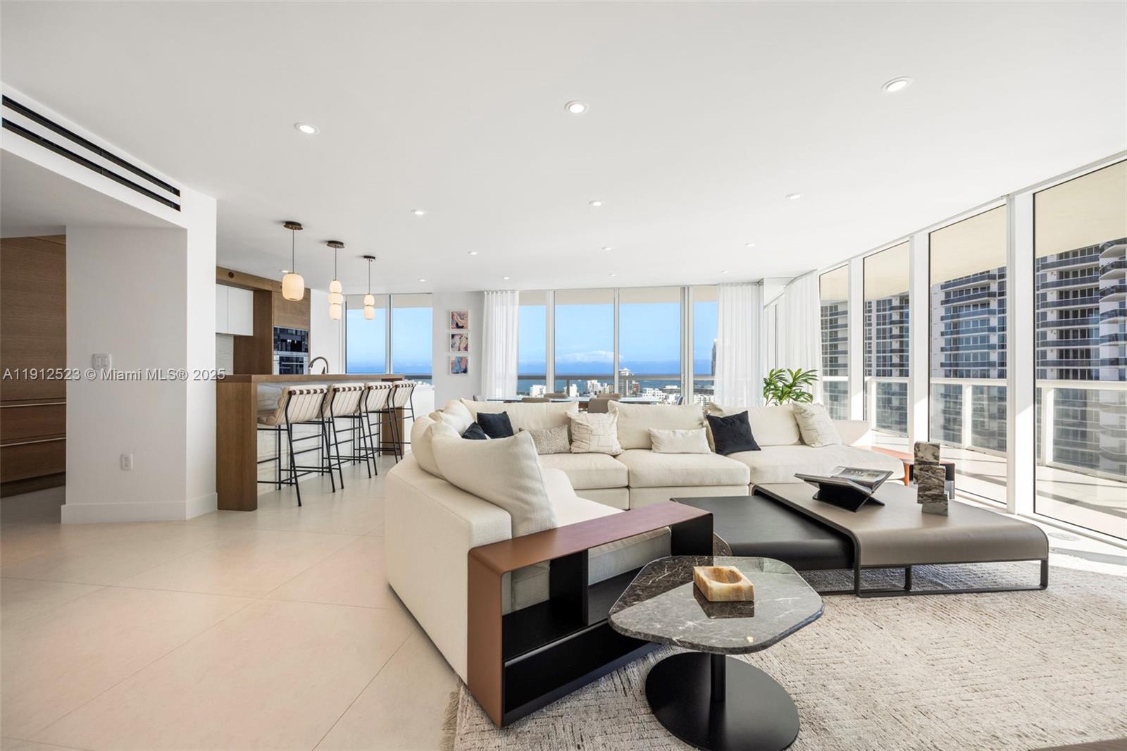 ICON CONDO - Residential