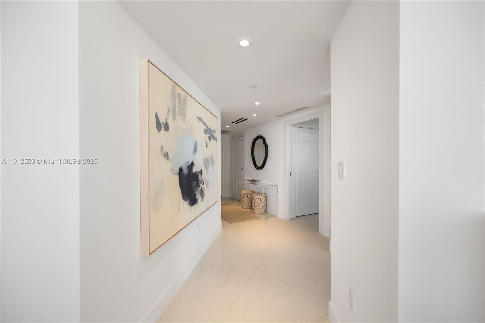 ICON CONDO - Residential
