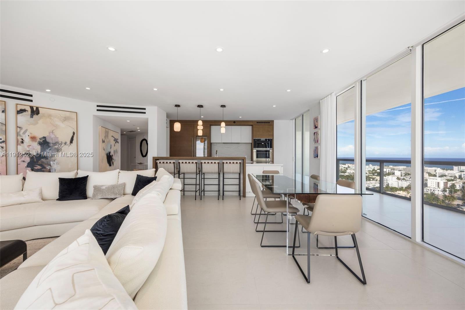 ICON CONDO - Residential