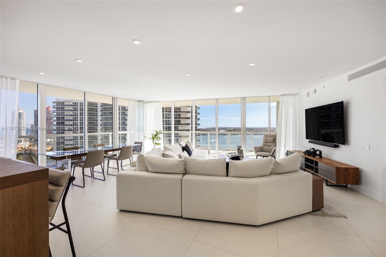 ICON CONDO - Residential