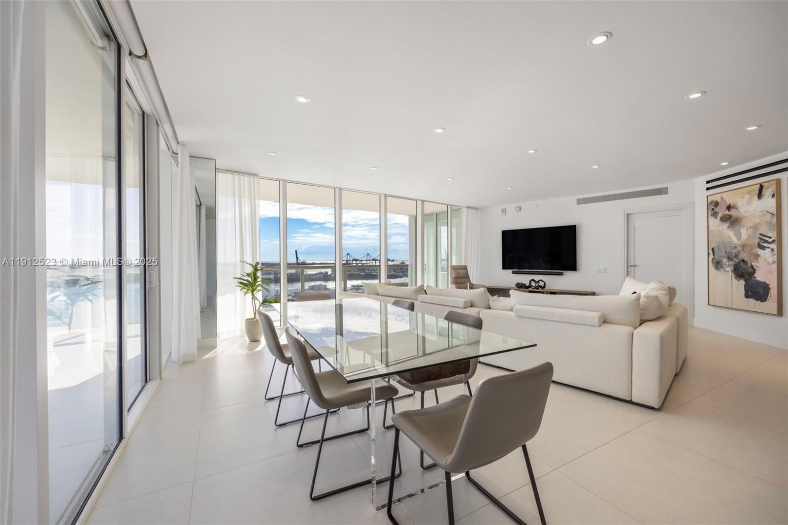 ICON CONDO - Residential