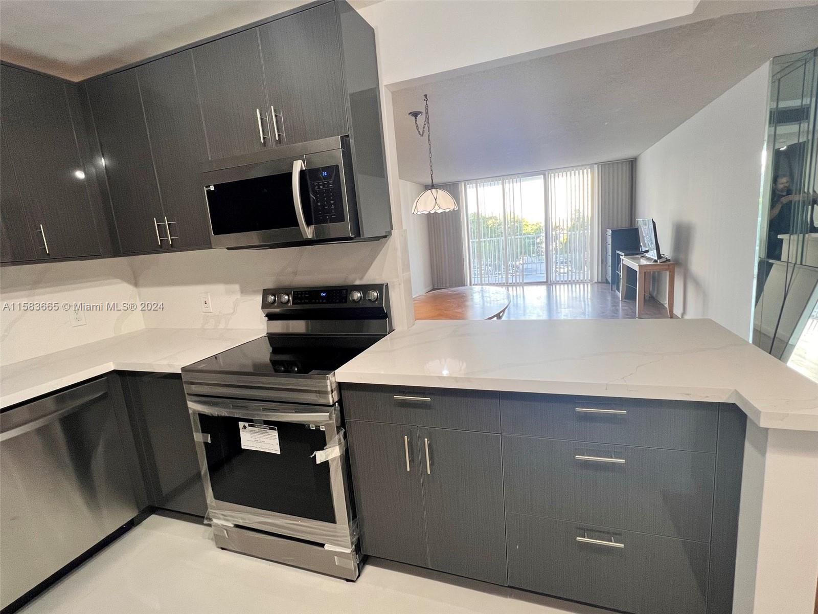 ADMIRALS PORT CONDO - Residential