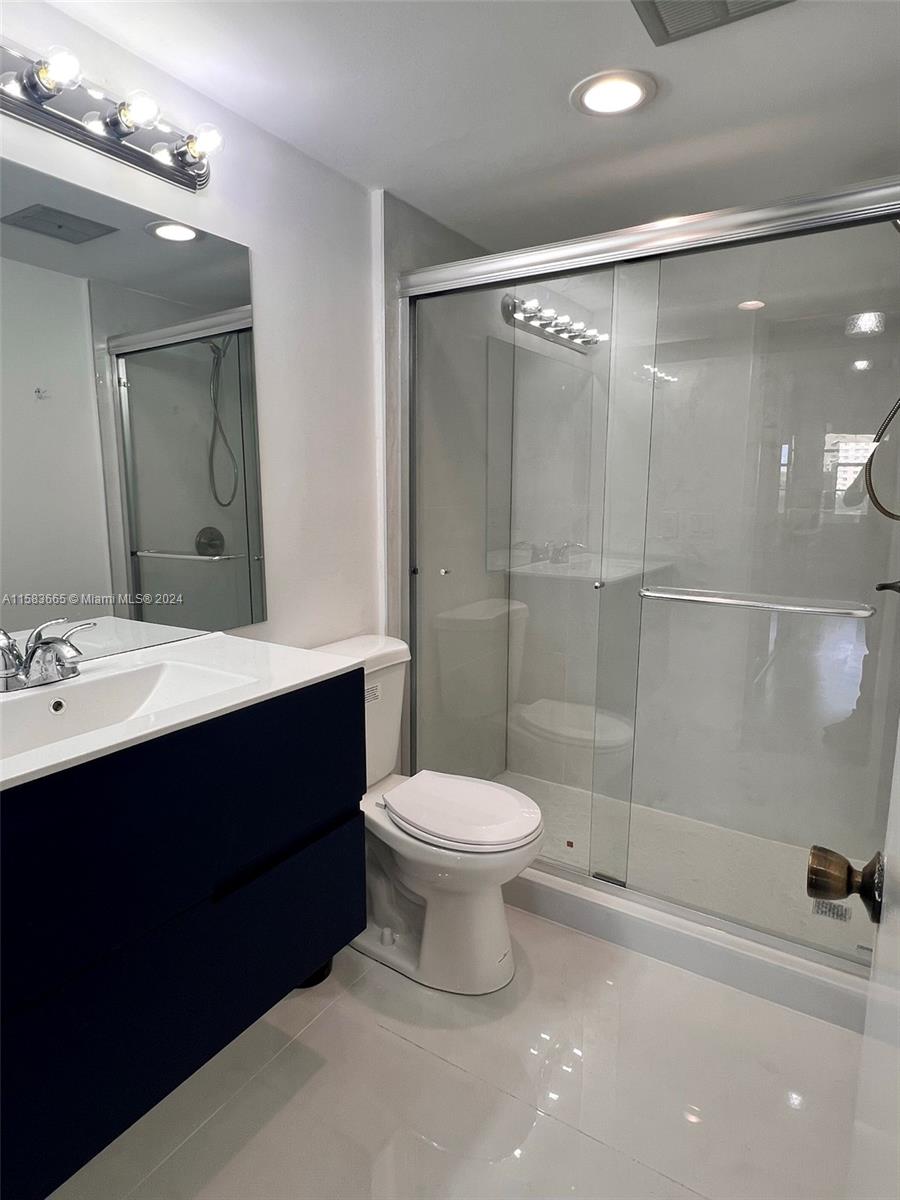 ADMIRALS PORT CONDO - Residential