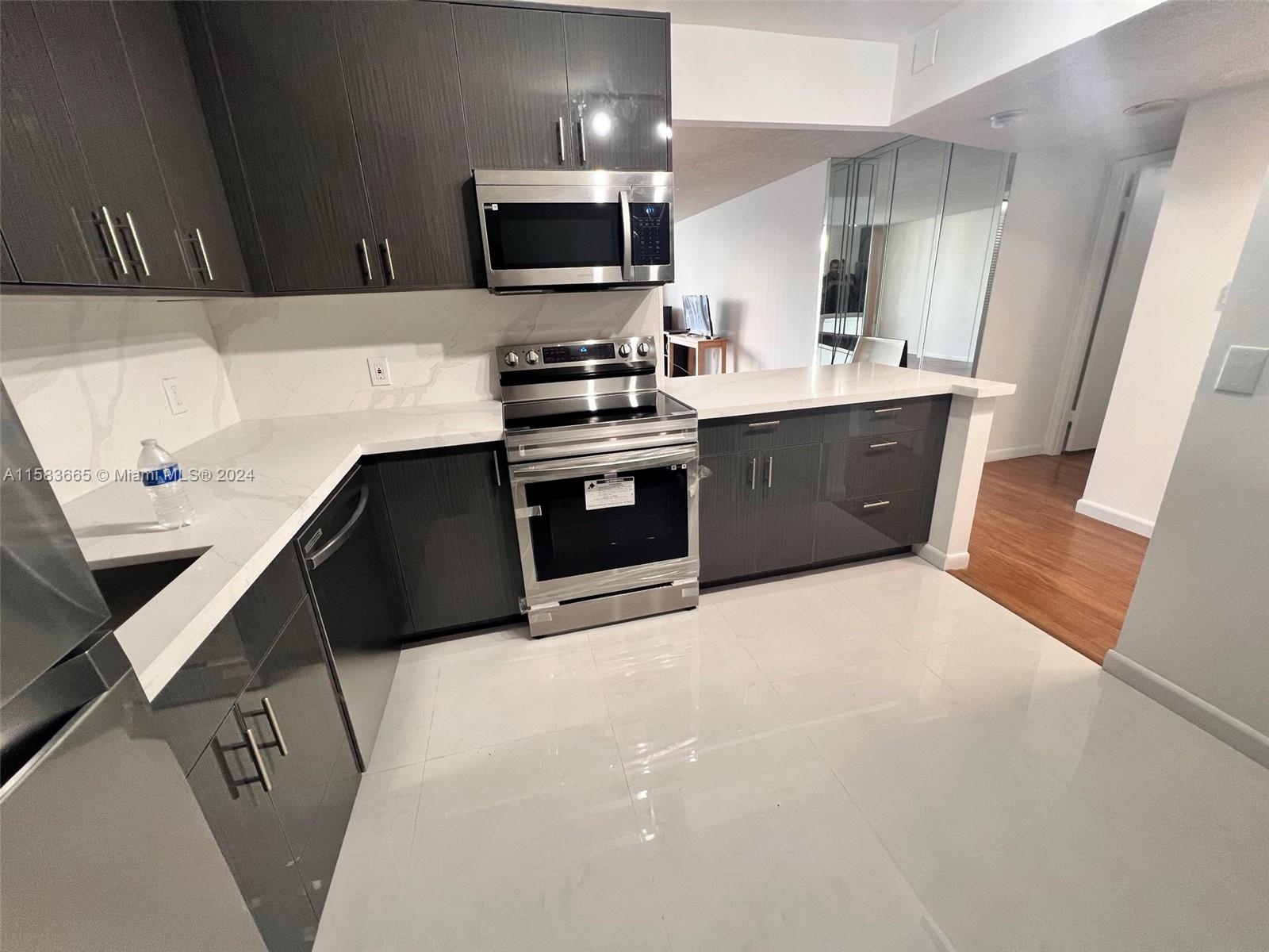 ADMIRALS PORT CONDO - Residential