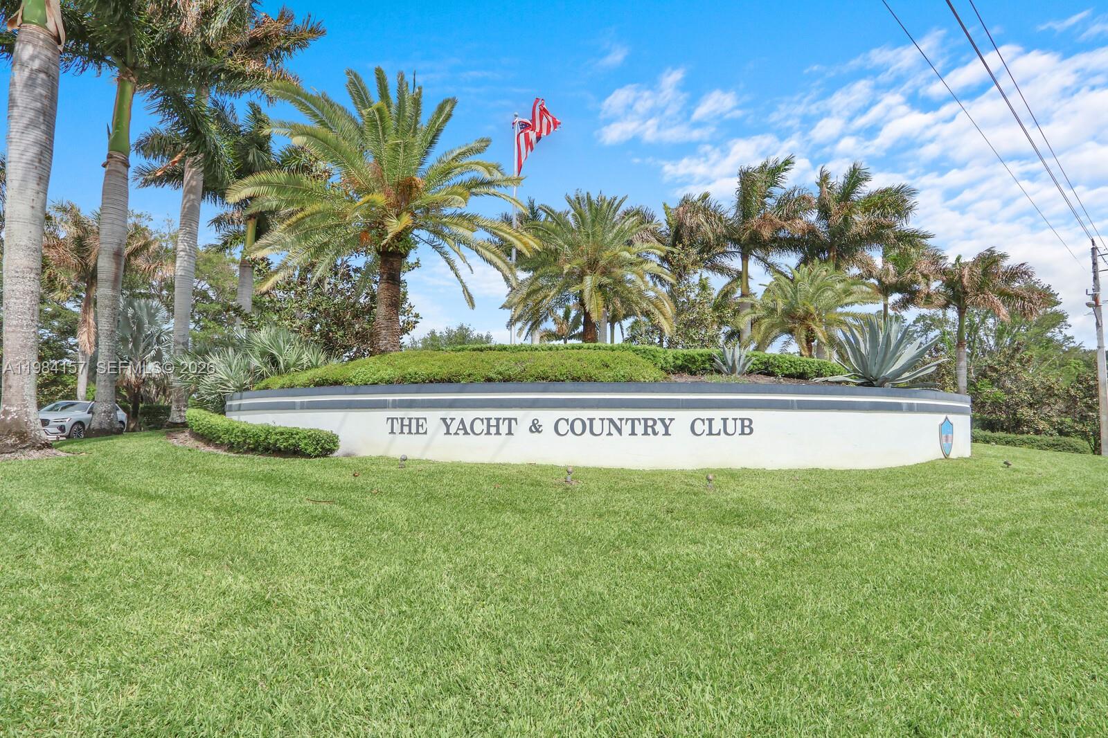 YACHT & COUNTRY CLUB OF S - Residential