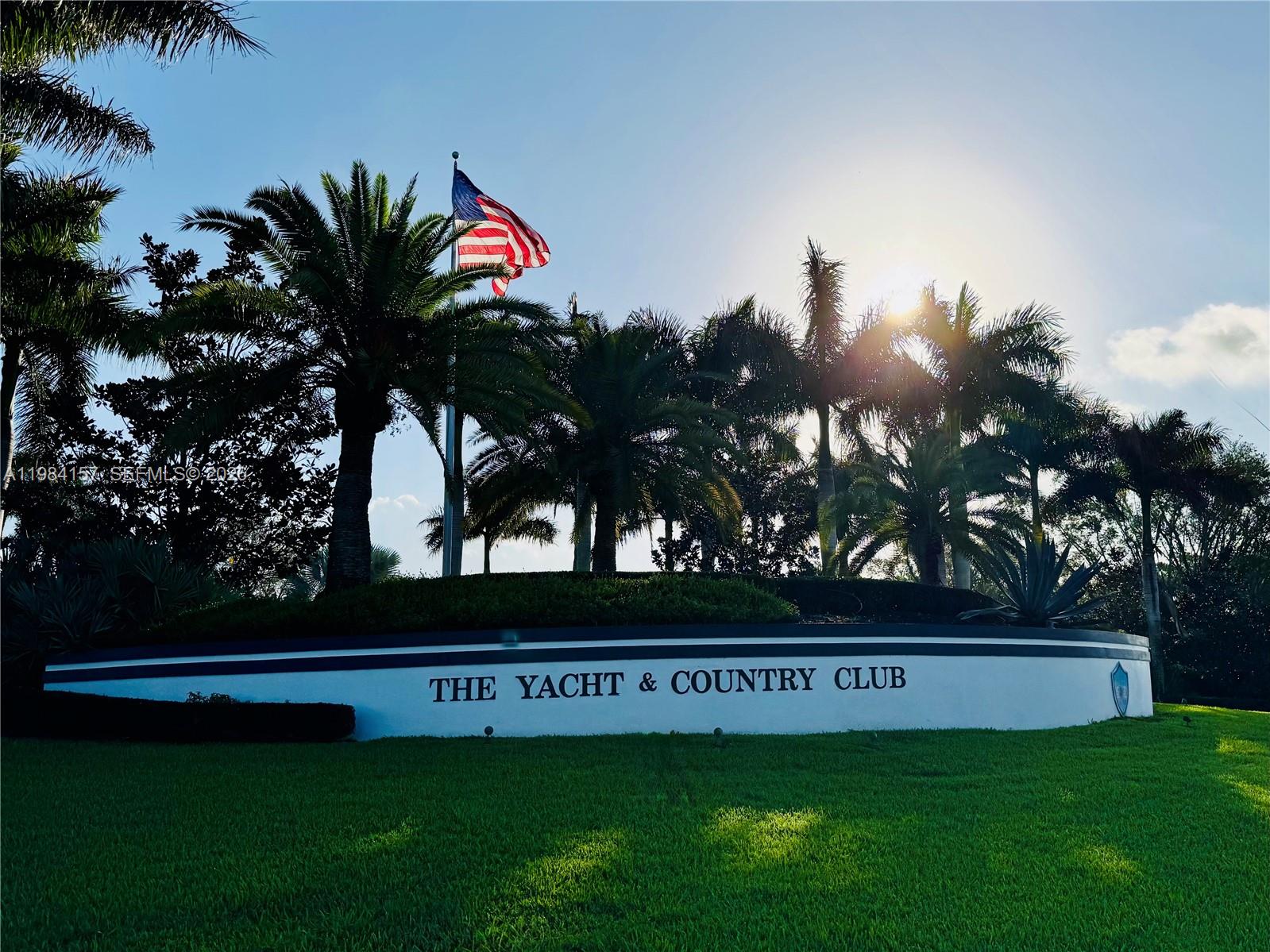 YACHT & COUNTRY CLUB OF S - Residential