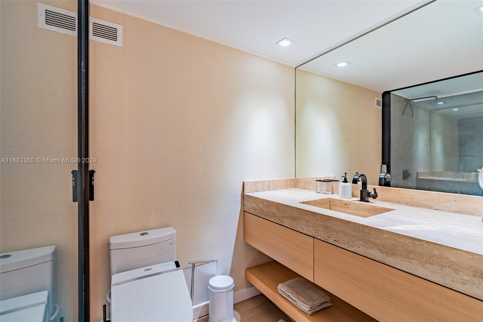 2301 COLLINS AVE CONDO - Residential Lease