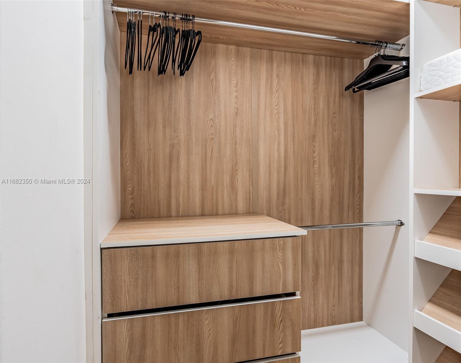 2301 COLLINS AVE CONDO - Residential Lease