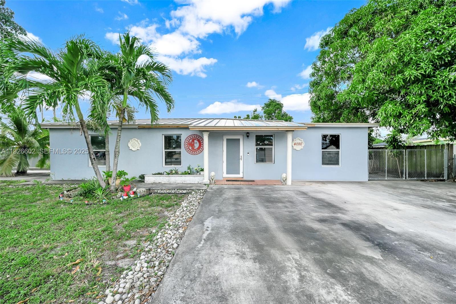 Incredible Opportunity in Hialeah! 
This beautiful corner property features 4 spacious bedrooms and 2 full bathrooms, plus a brand-new metal roof for long-lasting durability and peace of mind. Enjoy a large outdoor terrace, perfect for entertaining, relaxing, or even creating additional outdoor living space.
Located in one of the most desirable areas of Hialeah, just minutes from shops, restaurants, schools, and major roadways, this home offers excellent income potential. Whether you plan to live in it or invest, this is the ideal opportunity.
Don’t miss out—contact us today to schedule a private showing!