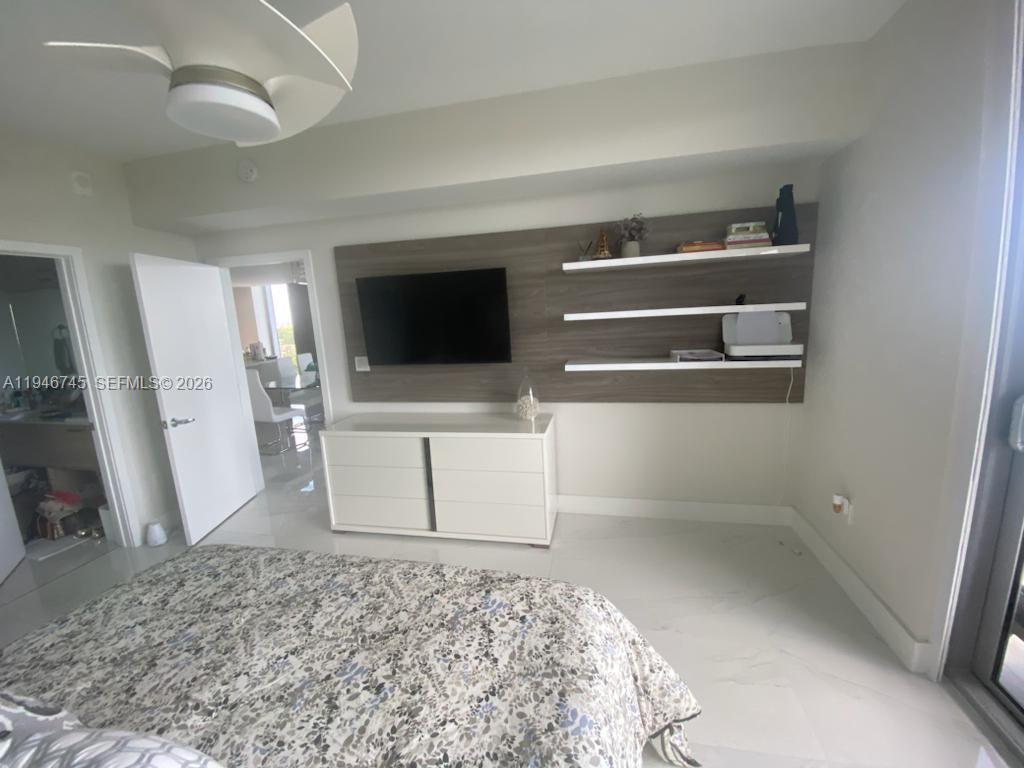 THE HARBOUR SOUTH CONDO - Residential