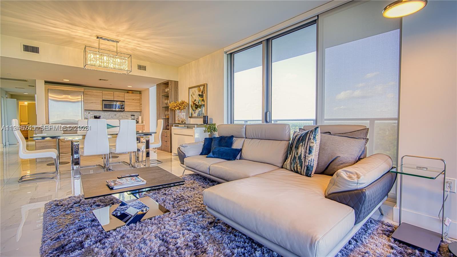 THE HARBOUR SOUTH CONDO - Residential