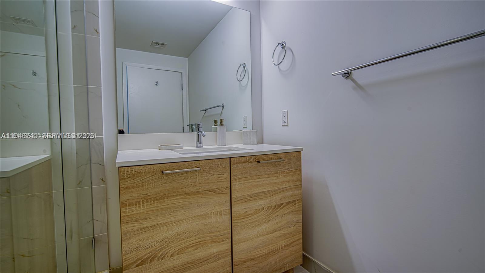 THE HARBOUR SOUTH CONDO - Residential