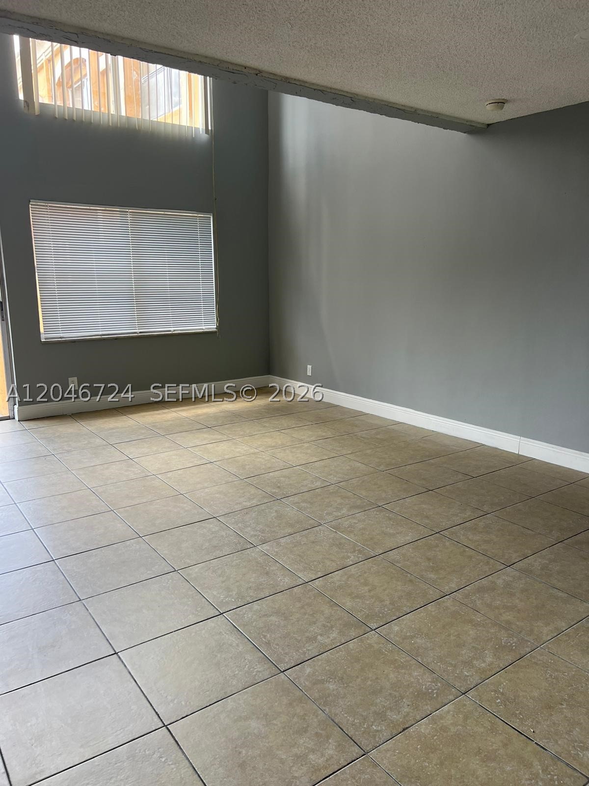 VENETIAN GARDENS AT COUNT - Residential Lease