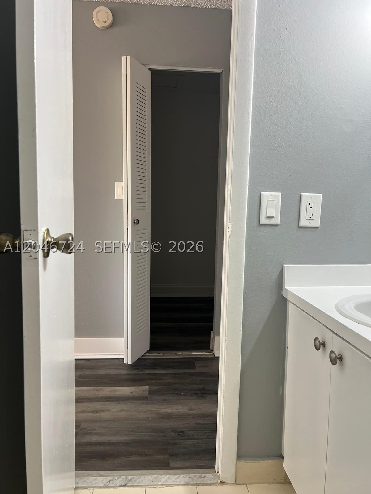 VENETIAN GARDENS AT COUNT - Residential Lease