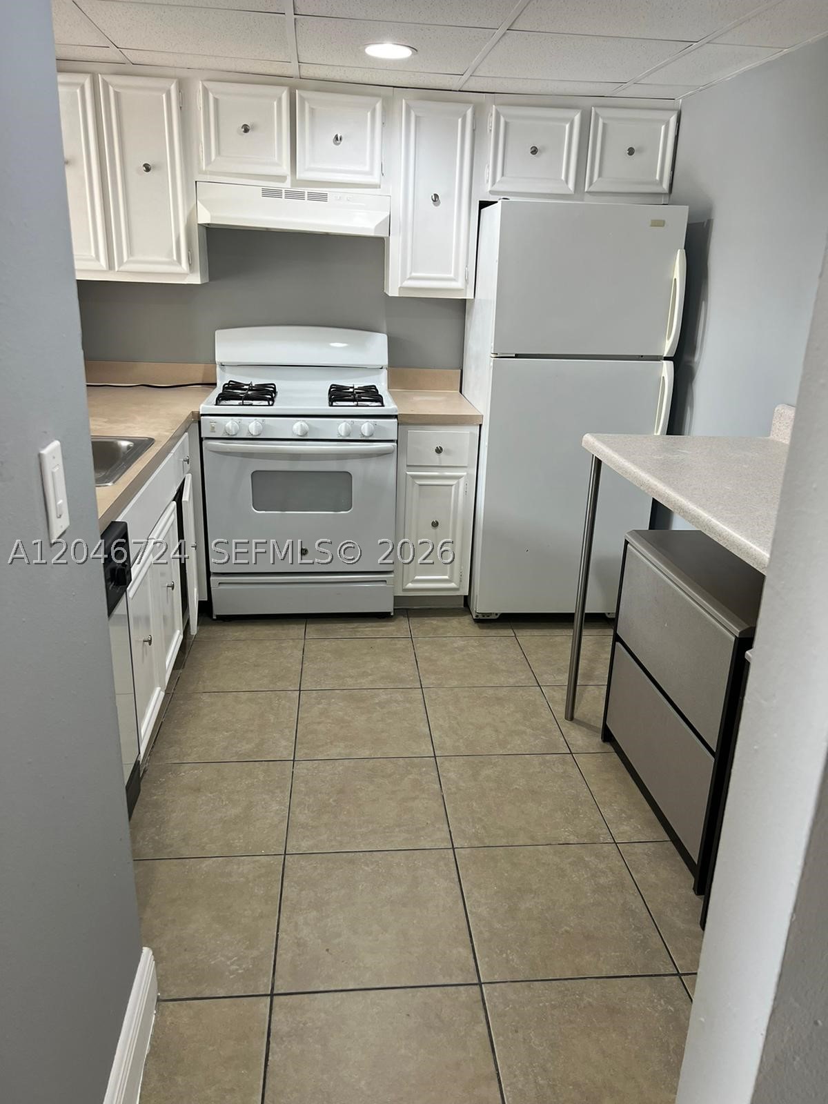 VENETIAN GARDENS AT COUNT - Residential Lease
