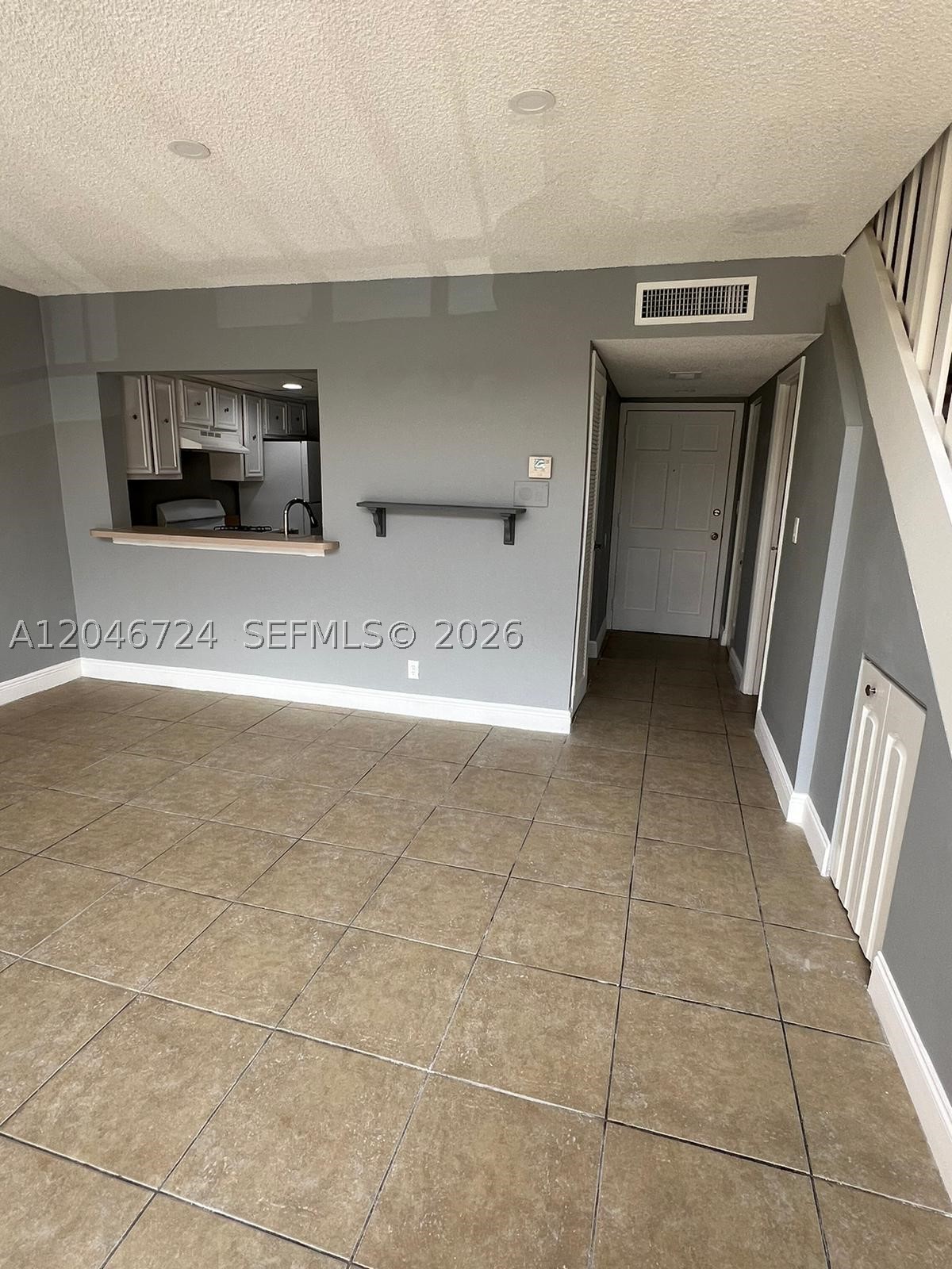 VENETIAN GARDENS AT COUNT - Residential Lease