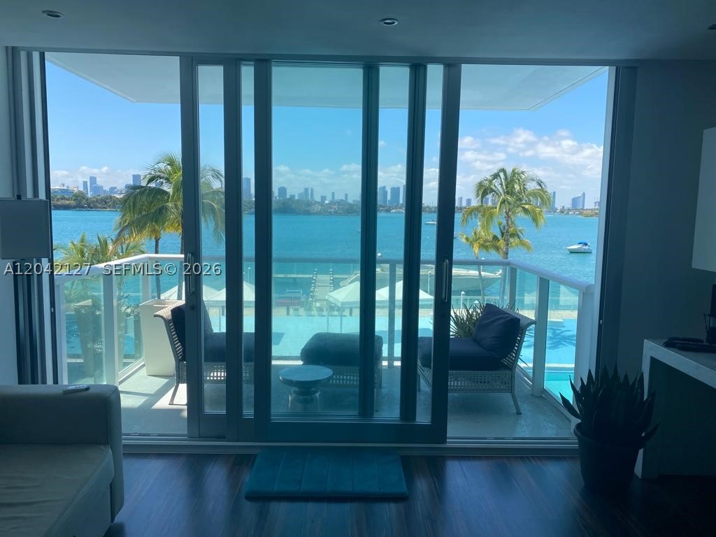 MIRADOR 1000 - Residential Lease