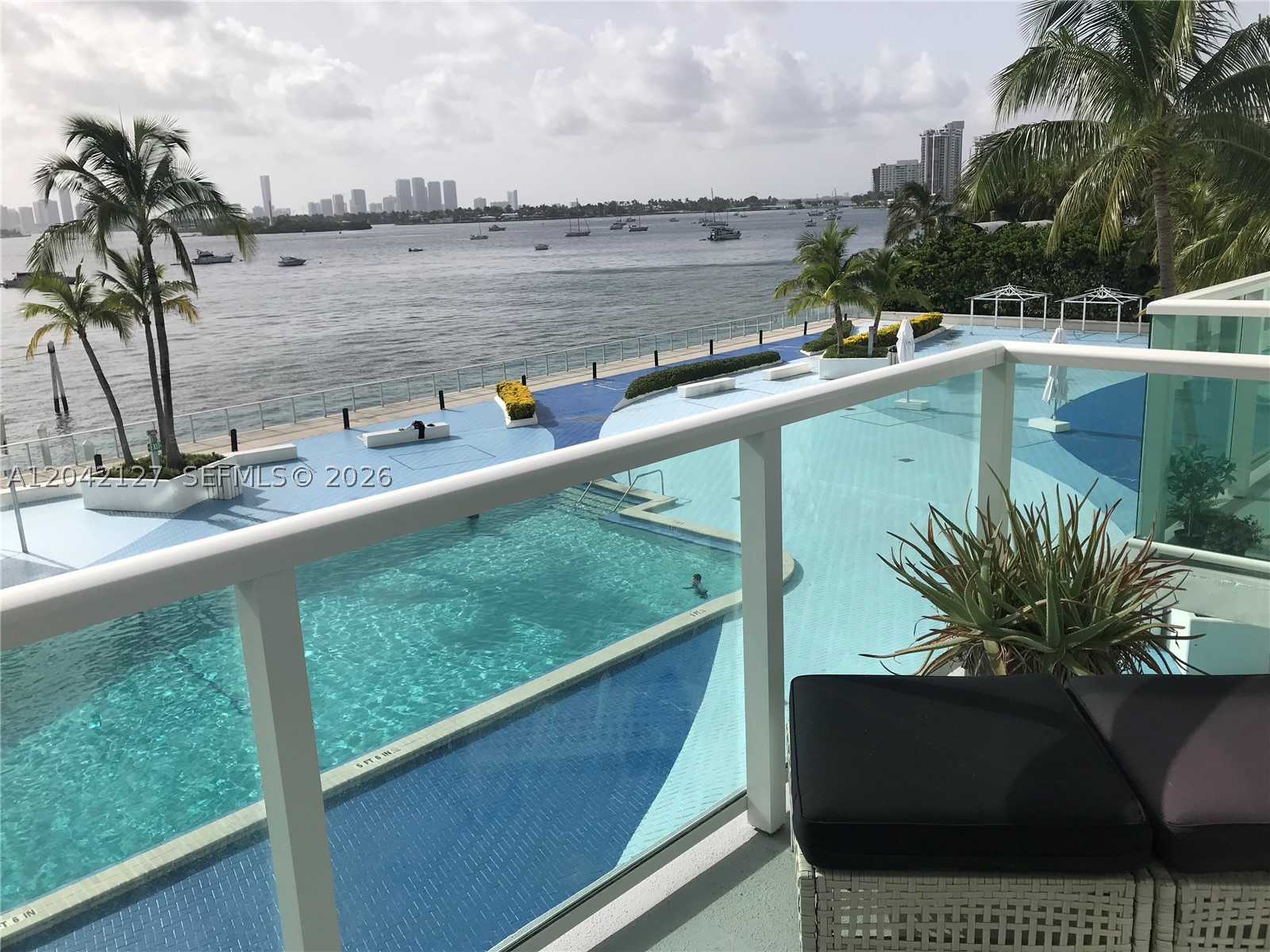 MIRADOR 1000 - Residential Lease