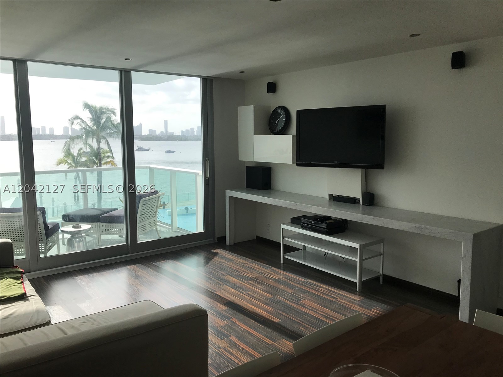 MIRADOR 1000 - Residential Lease