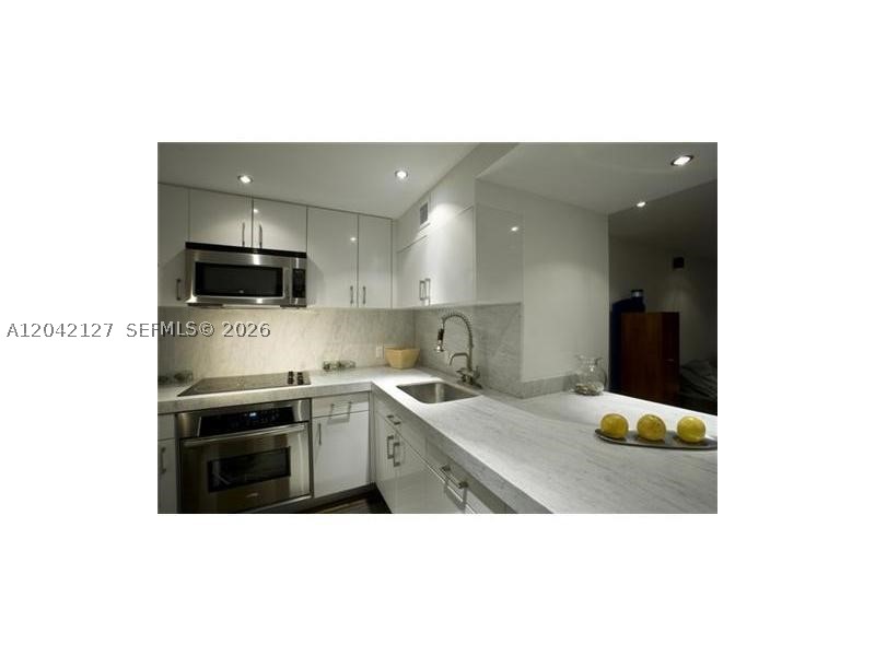 MIRADOR 1000 - Residential Lease