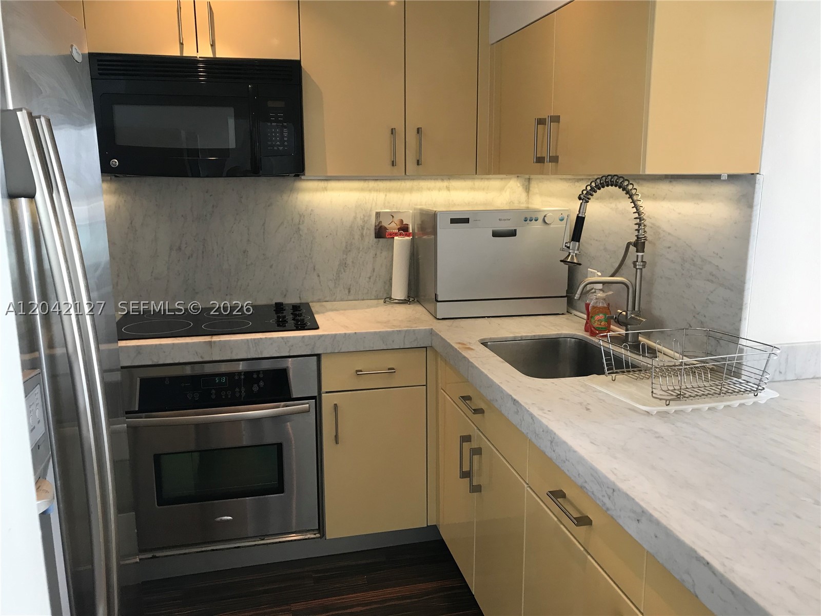 MIRADOR 1000 - Residential Lease