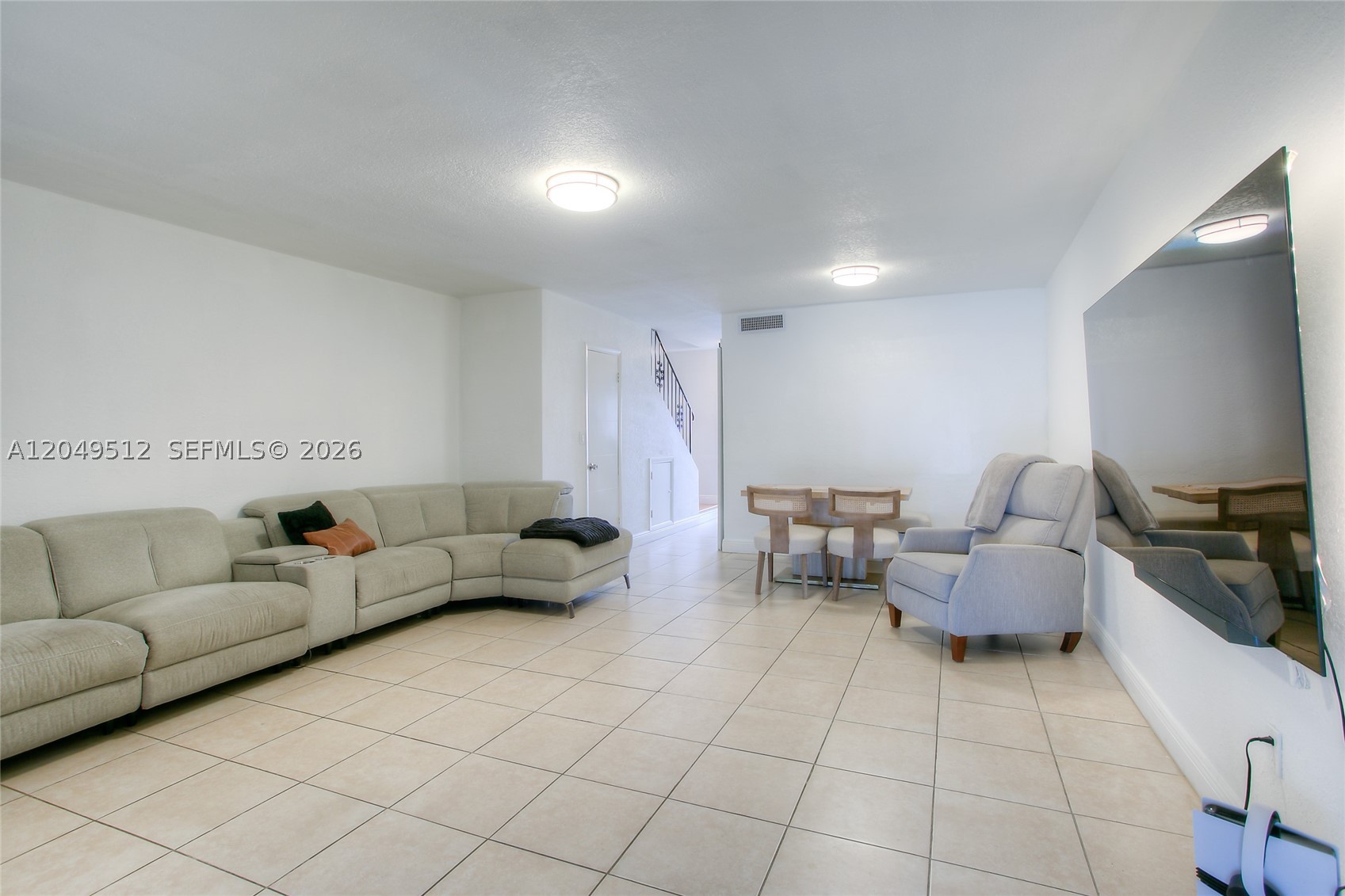 FLAMINGO LAKE - Residential Lease