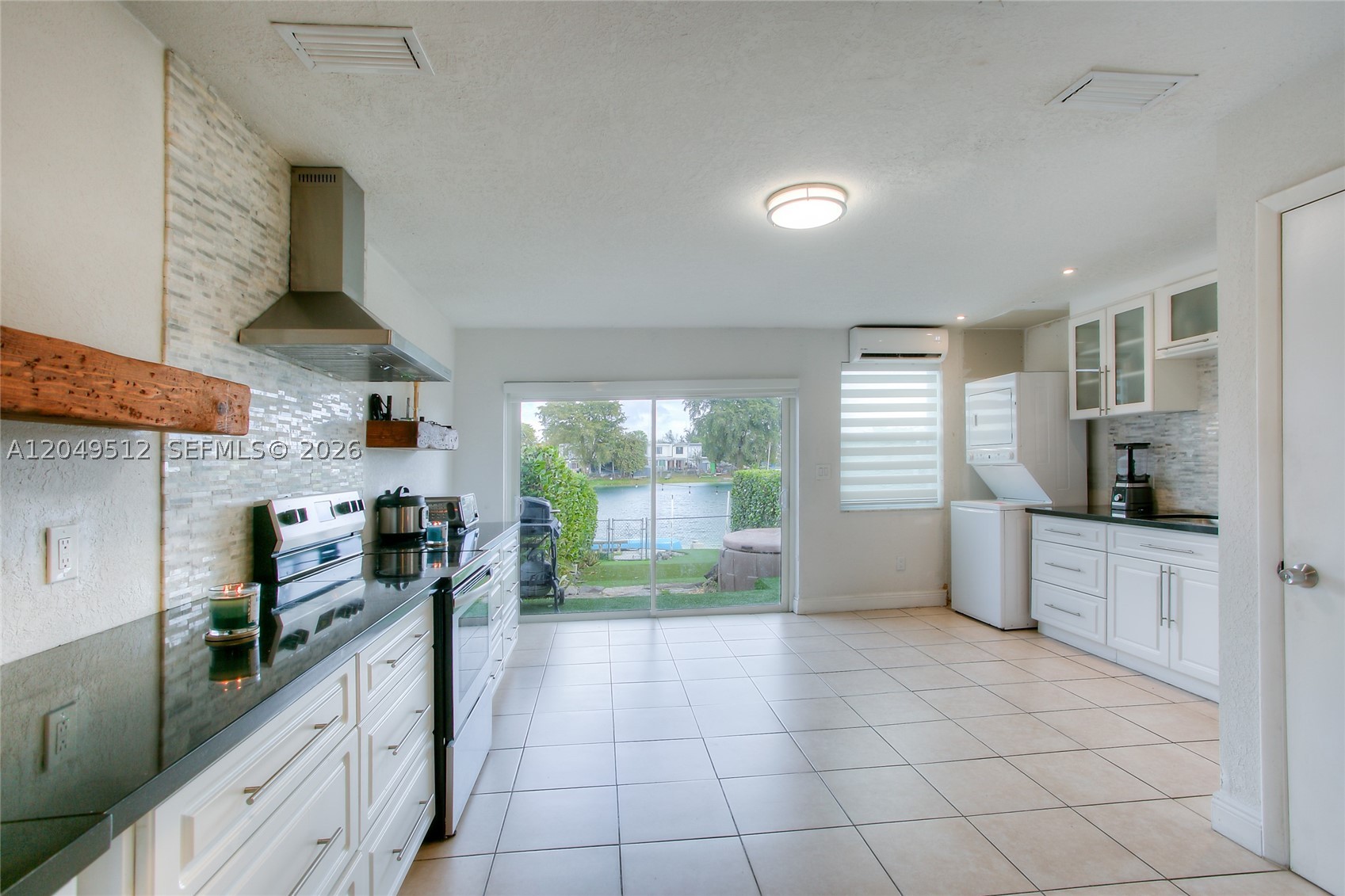 FLAMINGO LAKE - Residential Lease