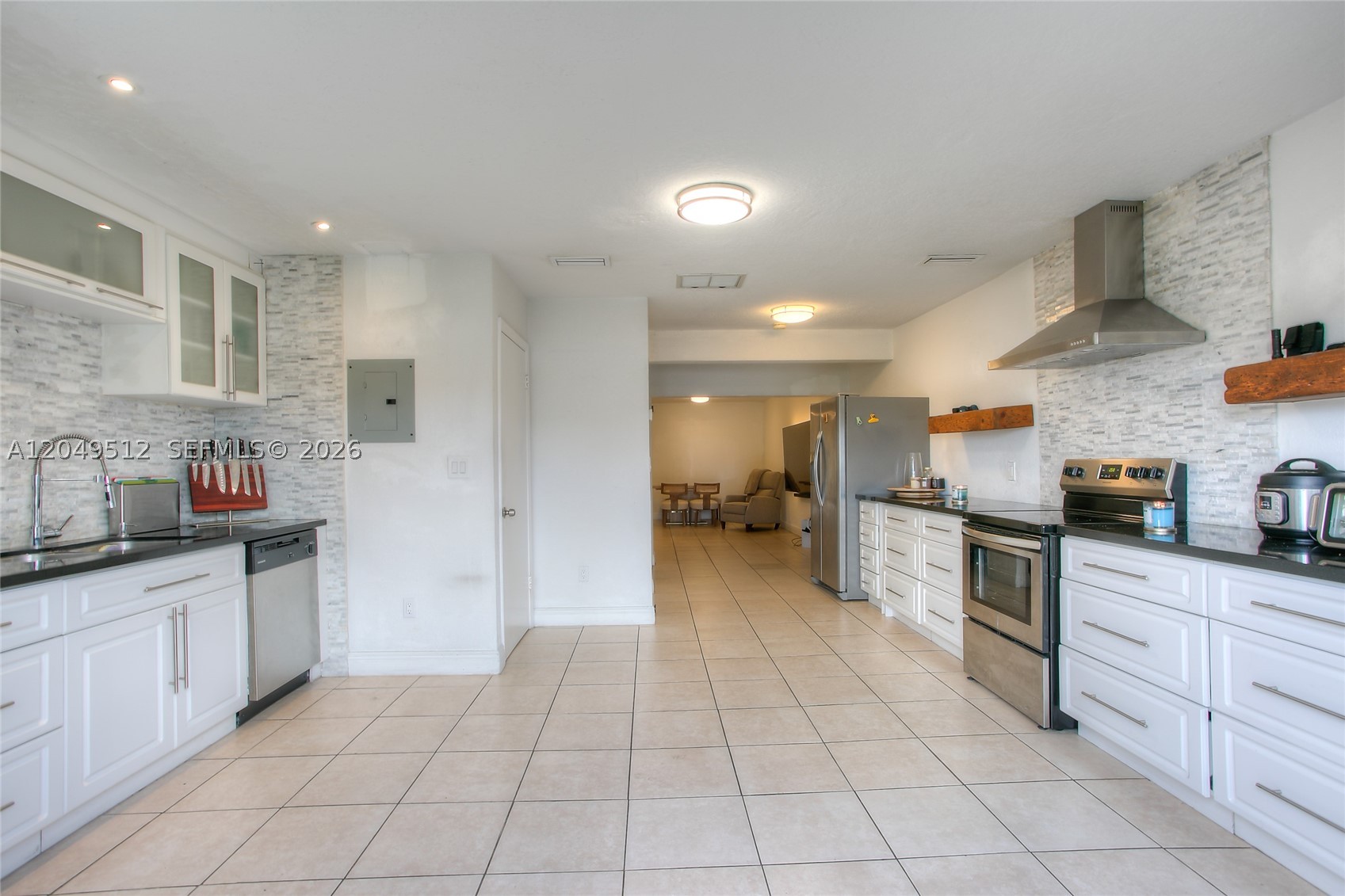 FLAMINGO LAKE - Residential Lease