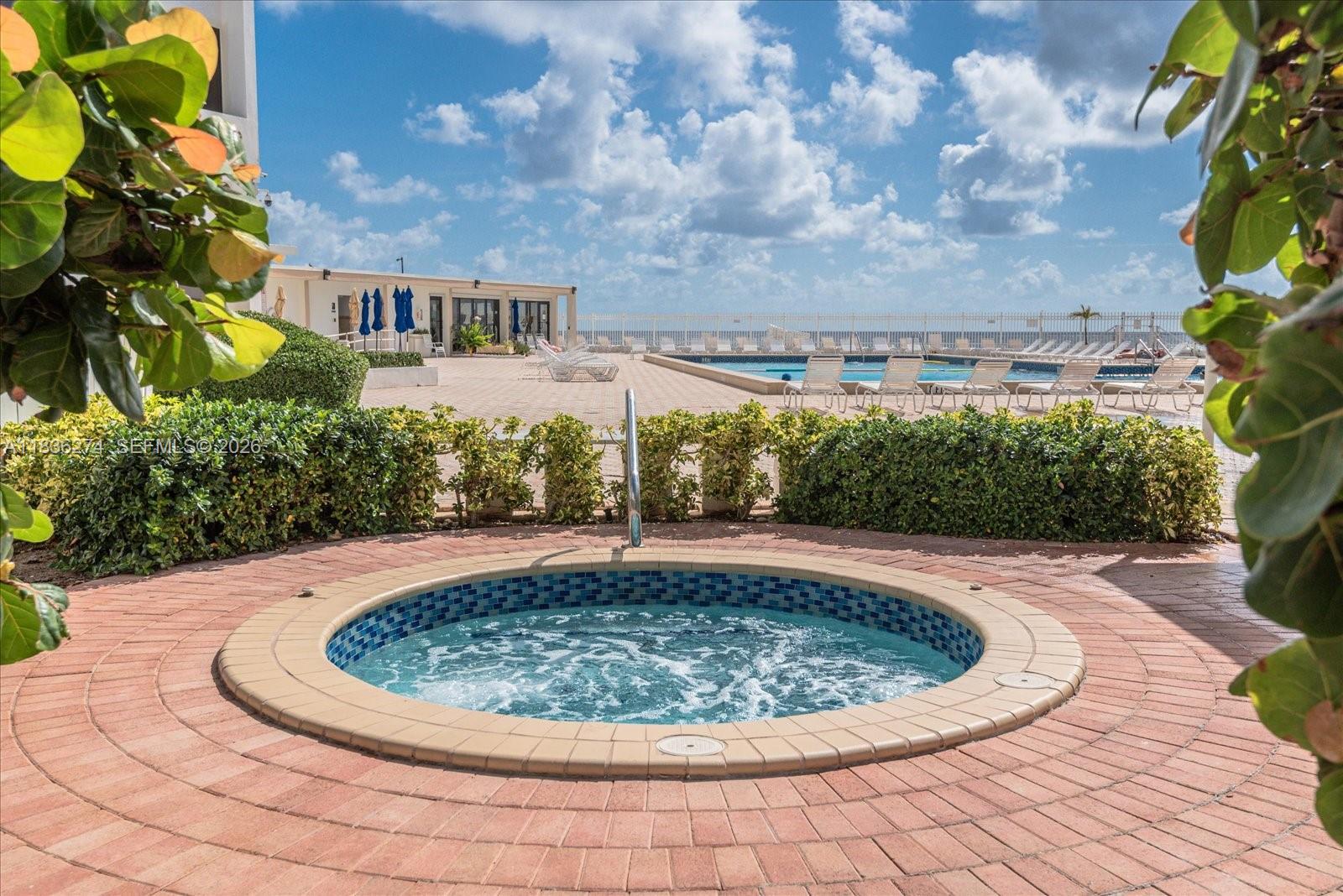 ALEXANDER TOWERS CONDO - Residential