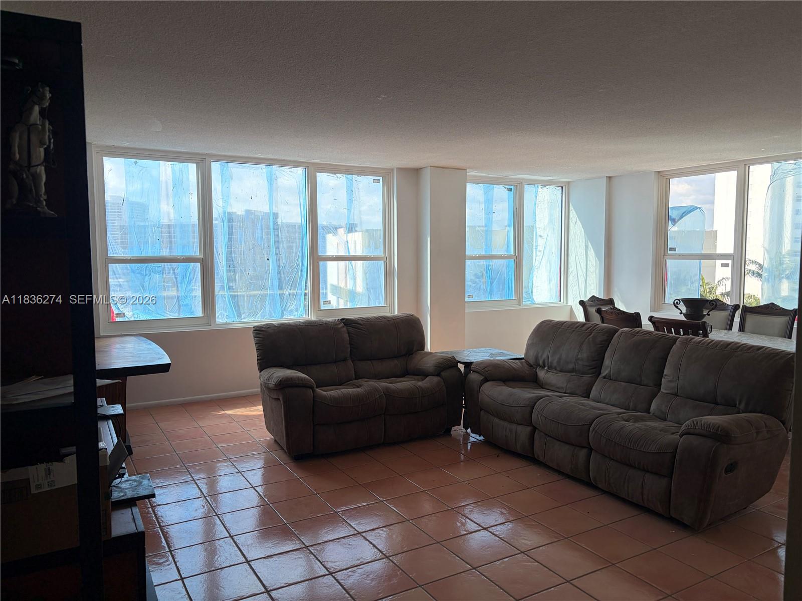 ALEXANDER TOWERS CONDO - Residential