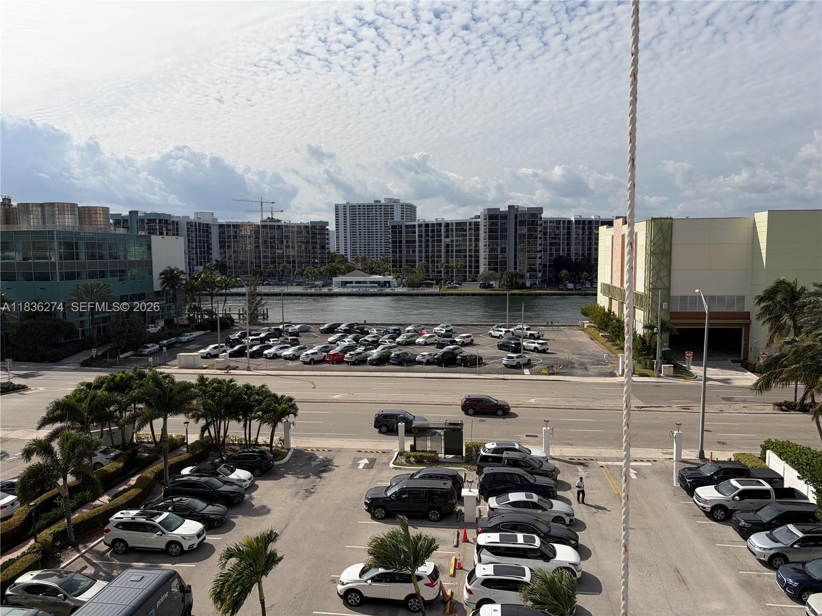 ALEXANDER TOWERS CONDO - Residential