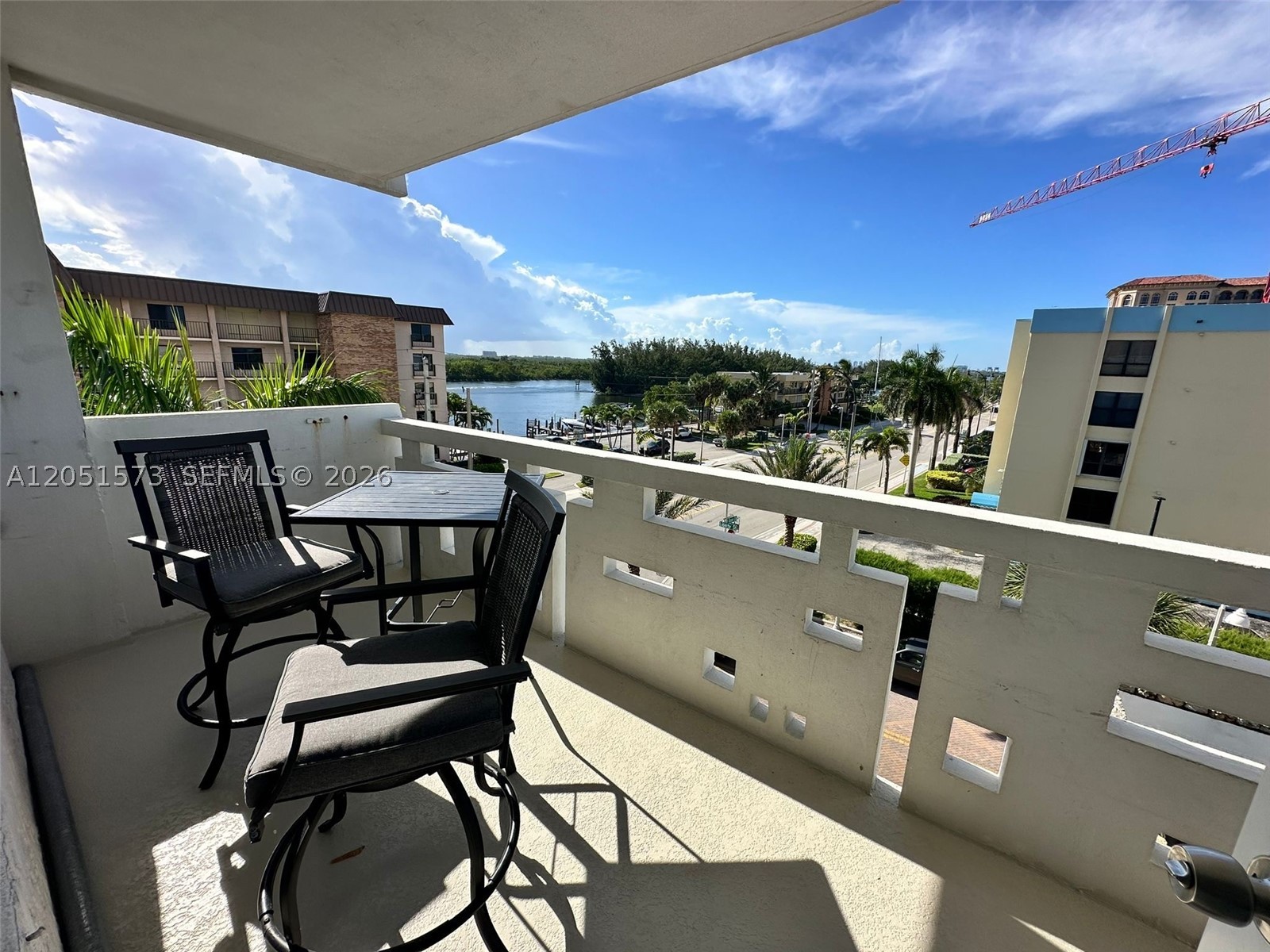 HOLLYWOOD TOWERS CONDO - Residential Lease