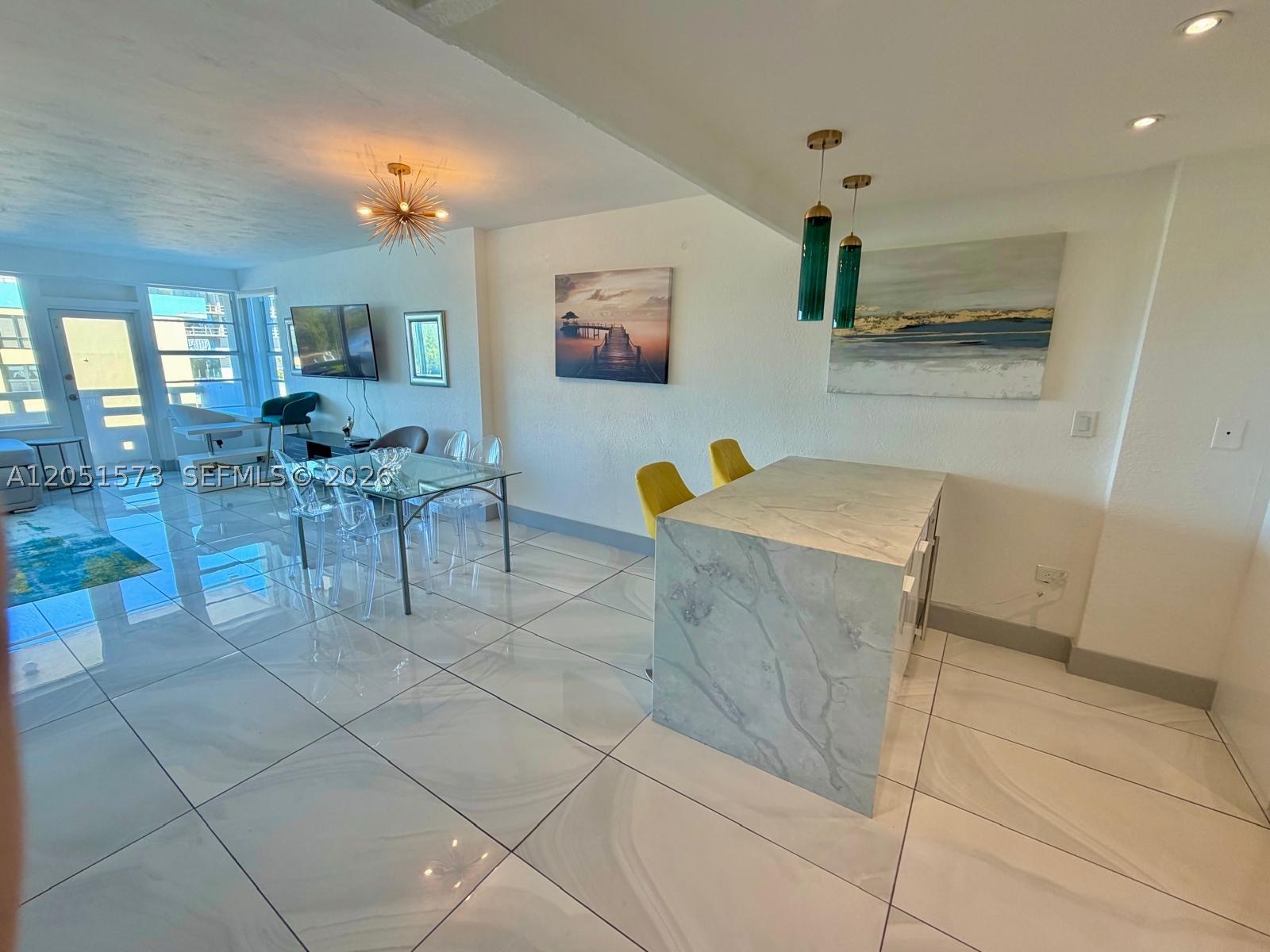 HOLLYWOOD TOWERS CONDO - Residential Lease
